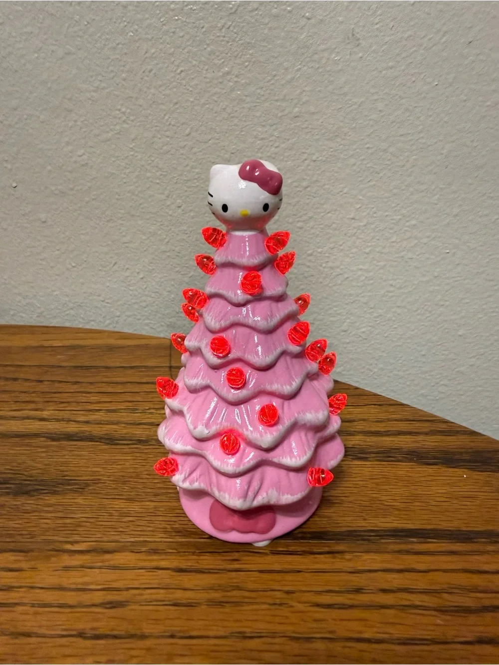 Hello Kitty Sanrio Christmas tree light up Pink super cute
